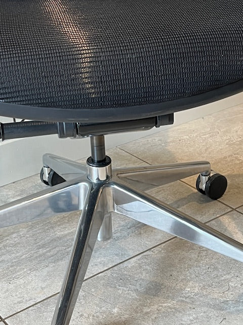 HOOD i29 All Mesh TASK CHAIR in Black