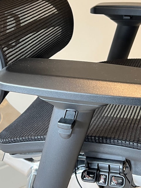 HOOD i29 All Mesh TASK CHAIR in Black